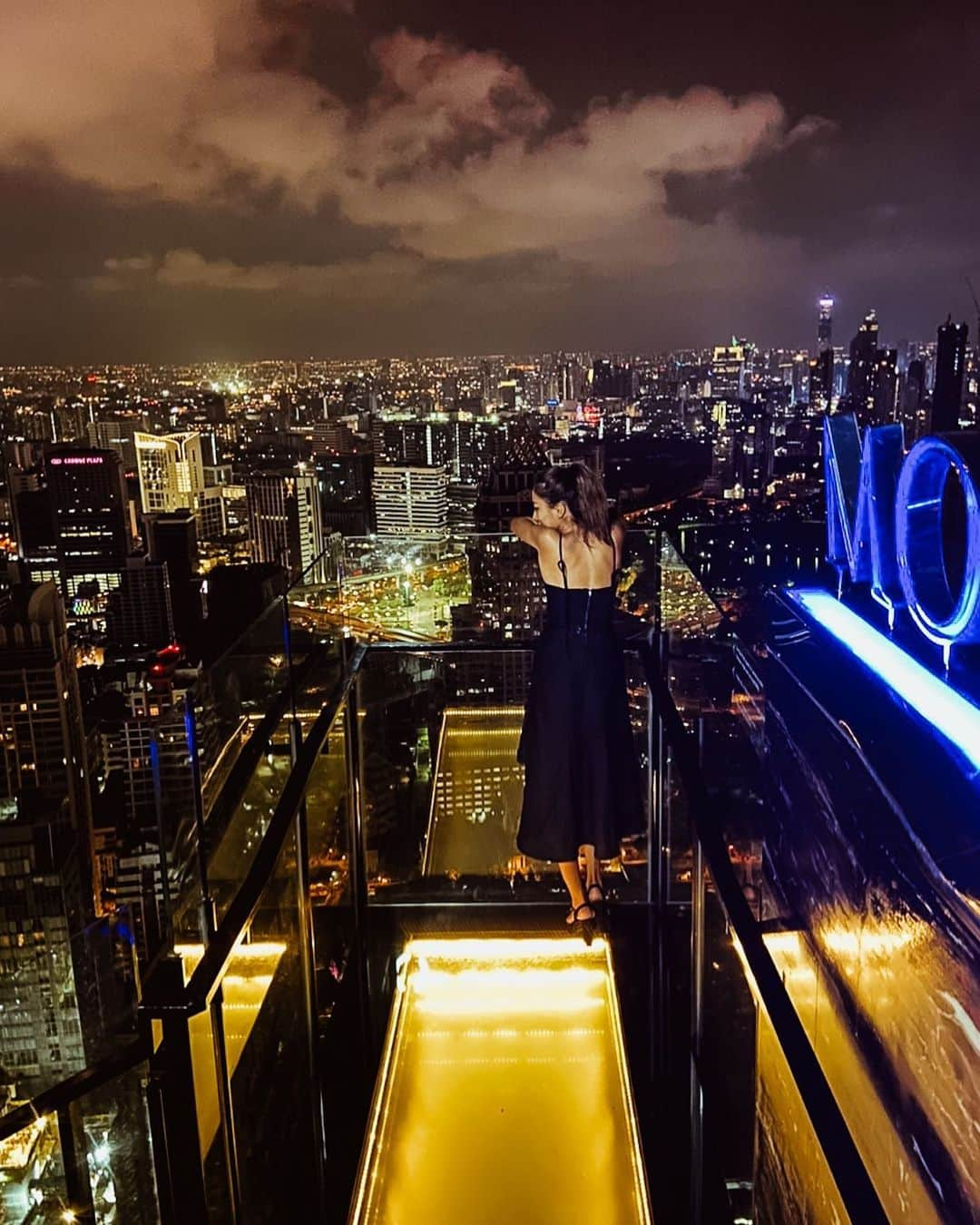 福井仁美さんのインスタグラム写真 - (福井仁美Instagram)「Bangkok night view ✨ ・ ・ #bangkok #banyantree #バンコク」3月19日 23時03分 - hitton28