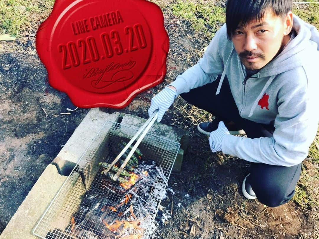 松井大輔さんのインスタグラム写真 - (松井大輔Instagram)「BBQ 。大根デカかった  #kagoshima #ダイコン #bbq  #鹿児島 #畑 #自然 #田舎 #田舎暮らし  #キャンプ #流行ってるみたい #行きたいね #style」3月19日 23時05分 - matsuidaisuke_official