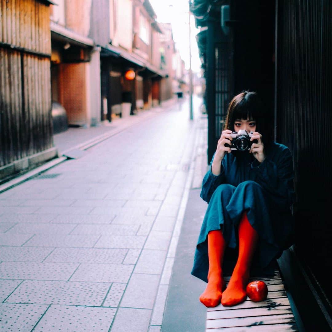 hiderin777のインスタグラム：「. . . . 出張先で体調悪くなったおかげで 今日は午後からホテルでずっとAmazon prime video 。 でも見飽きたな〜( ๑⃙⃘ϋ๑⃙⃘ )  明日はようやく関西に帰れそう🍎 . . . shot by @ringostar.desu . .」