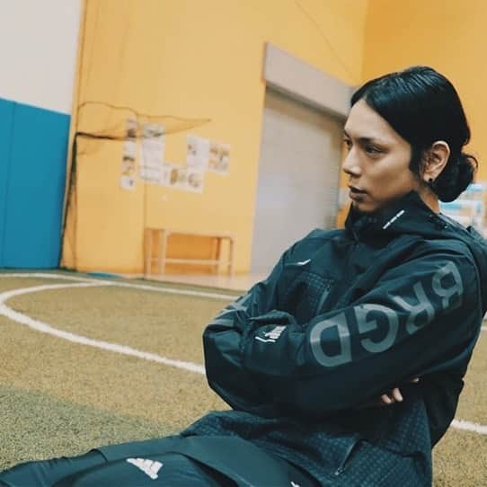 水嶋ヒロさんのインスタグラム写真 - (水嶋ヒロInstagram)「VLOG_3 Played Football, first time in 15yrs - vol.1 #youtube #vlog #3 #new #uploaded #football #soccer #rehab #cr7 #ruicosta #水嶋ヒロ #youtubechannel #hiromizushima #サッカー #いろいろやる #筋肉痛 #rusted」3月20日 9時33分 - hiro_mizushima_official