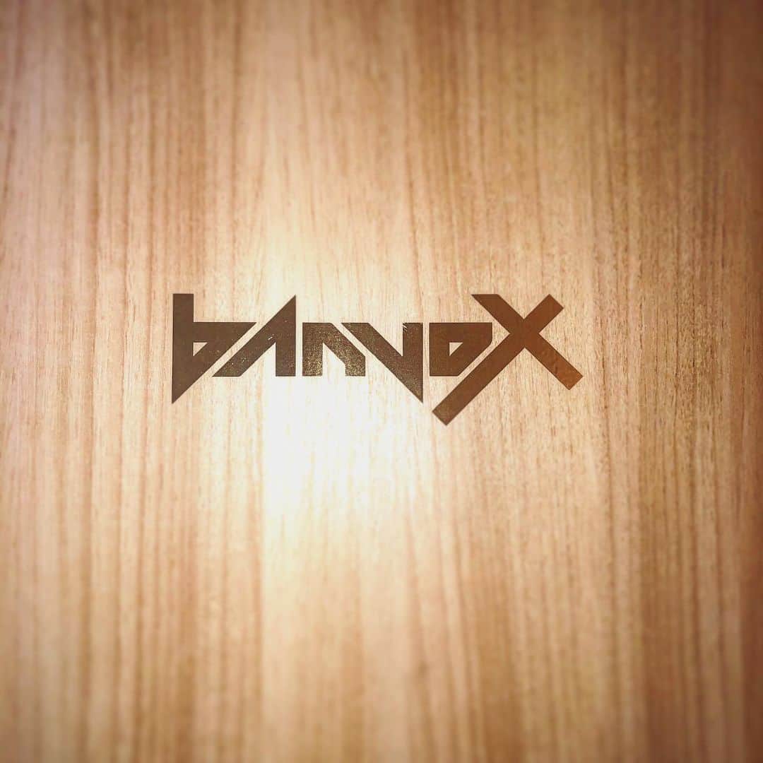 banvoxのインスタグラム：「Gold Banvox💵💰」