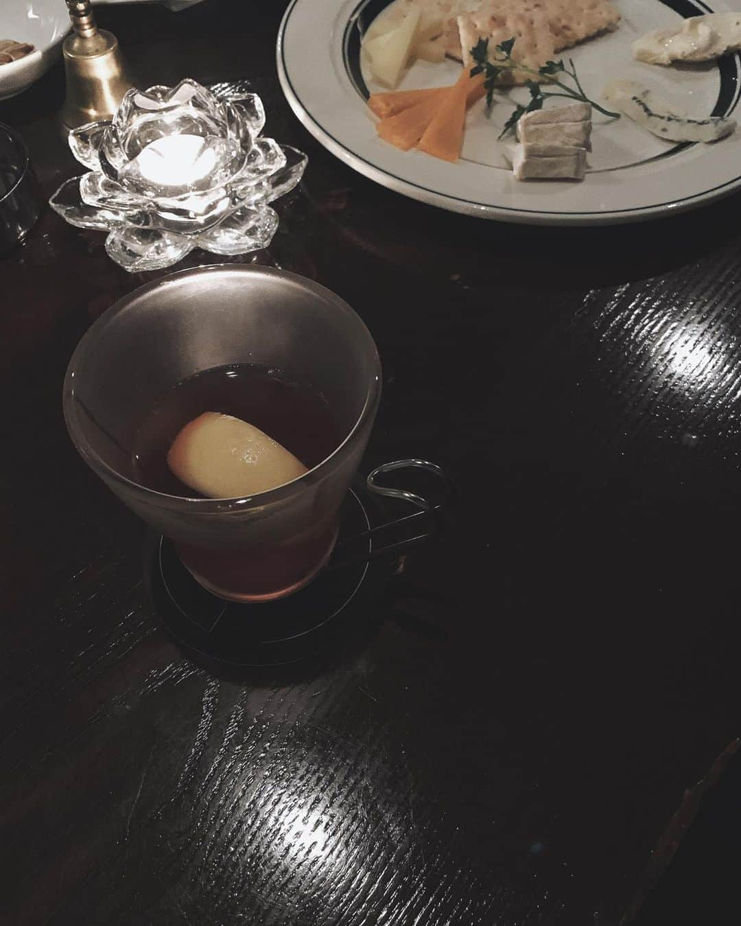 中村真里さんのインスタグラム写真 - (中村真里Instagram)「. 🍷🍋」3月20日 1時59分 - _marinakamura_