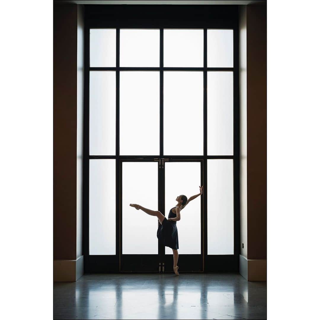 ballerina projectさんのインスタグラム写真 - (ballerina projectInstagram)「Juliet Doherty at the Brooklyn Museum. #ballerina - @julietdoherty #brooklynmuseum #brooklyn #newyorkcity #ballerinaproject #ballerinaproject_ #ballet #dance #pointe #julietdoherty」3月20日 2時26分 - ballerinaproject_