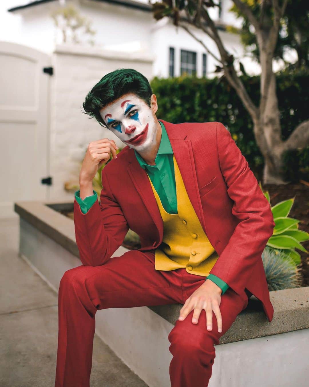 Brent Riveraのインスタグラム：「Can you introduce me as joker?💚❤️」