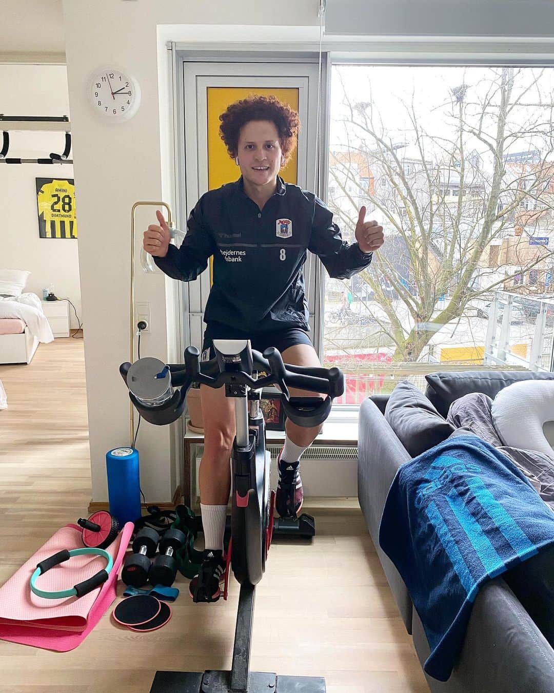 ムスタファ・アミニのインスタグラム：「Stay home and stay healthy 😄🚵‍♀️💪🙏 #train #stayhome」