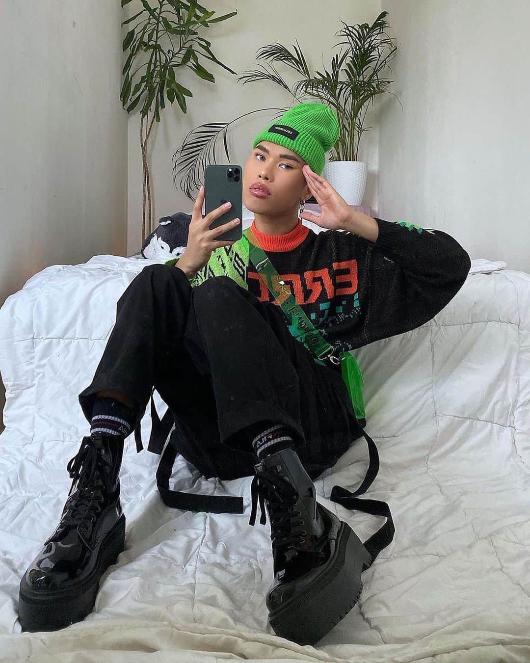 Instagramさんのインスタグラム写真 - (InstagramInstagram)「For Yothin Khamwandi (@yothinyk), having a positive attitude is always a good look. 🤪✨💞⁣ ⁣ The German-based style creator makes sure his time on Instagram is good vibes only “by not responding to hate comments,” says the 25-year-old, who was born in Bangkok. “I am a positive person and want to inspire people with my positive nature.”⁣ ⁣ As part of our #CreateDontHate community, Yothin is helping reaffirm our commitment to being the safest and kindest platform for everyone. ❤️⁣ ⁣ Photo by @yothinyk」3月20日 3時20分 - instagram