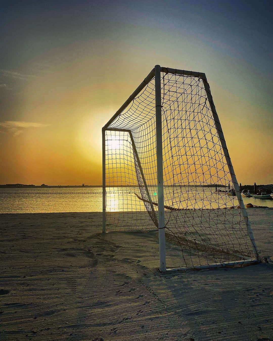 ステファン・エル・シャーラウィさんのインスタグラム写真 - (ステファン・エル・シャーラウィInstagram)「⚽️Tornerai a splendere anche tu... Lì sotto l’incrocio...⚽️❤️✨ #Football #Love #Passion #Andràtuttobene #Dubai」3月20日 3時23分 - stewel92