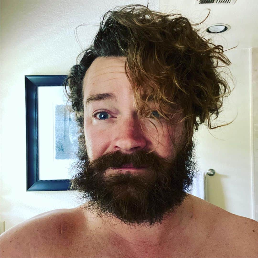 ダニー・マスターソンのインスタグラム：「Preparing for the roll of retired actor. In quarantine. During a pandemic. With morning fro. #characterresearch」