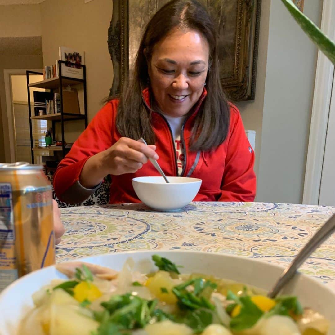 ニーナ・ウィリアムズさんのインスタグラム写真 - (ニーナ・ウィリアムズInstagram)「Momma 💜 Her and my stepdad have been on a cross-country road trip for the last few months. They stopped by CO earlier this week to visit. Seeing them filled my heart with joy, but also great worry with the virus spreading throughout Colorado. Times like these tend to intensify every moment... what I love, I love so clearly. And what I fear, I fear so deeply. . I’ll be honest here. Productivity and home workouts and ‘getting things done’ is not making up the bulk of my day. I’m waking up with headaches after a poor night’s sleep. It’s hard to concentrate on books and shows. Schoolwork is a good distraction but difficult to do well. I’m stress-eating. I’m scared and I’m coping, because I’m human. I’m allowed to feel this way in this moment. And so are you. . I came across a great post from @caring.is.radical via @clementinemorrigan  the other day, and just want to echo similar sentiments. Whatever you are feeling, or doing, or NOT doing, is okay. Take advantage of when you’re feeling productive, but also curl up and hide when you need to. We’re all feeling it. You’re not alone. You do you - because you are enough. 💛💜💛 @james_lucas 📸 #love」3月20日 3時35分 - sheneenagins