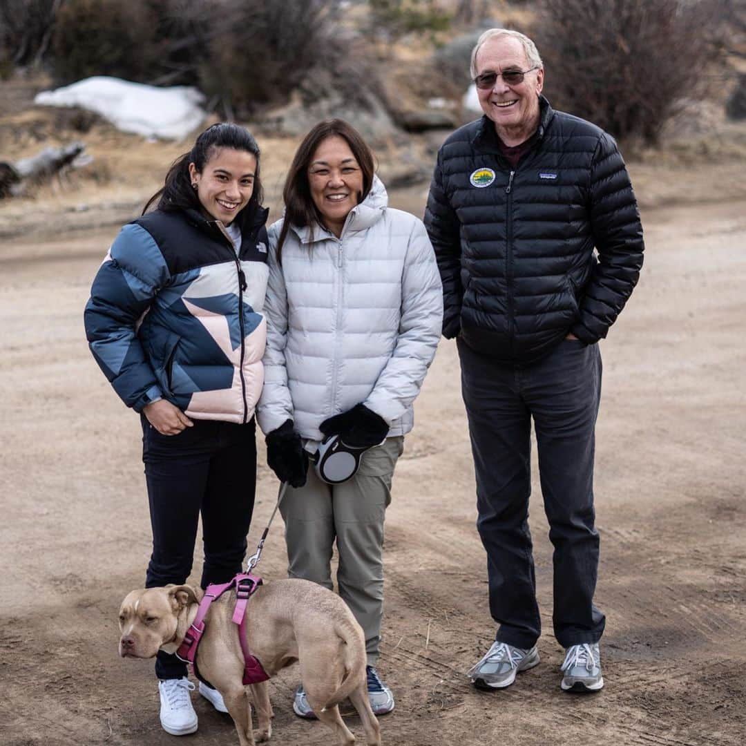 ニーナ・ウィリアムズさんのインスタグラム写真 - (ニーナ・ウィリアムズInstagram)「Momma 💜 Her and my stepdad have been on a cross-country road trip for the last few months. They stopped by CO earlier this week to visit. Seeing them filled my heart with joy, but also great worry with the virus spreading throughout Colorado. Times like these tend to intensify every moment... what I love, I love so clearly. And what I fear, I fear so deeply. . I’ll be honest here. Productivity and home workouts and ‘getting things done’ is not making up the bulk of my day. I’m waking up with headaches after a poor night’s sleep. It’s hard to concentrate on books and shows. Schoolwork is a good distraction but difficult to do well. I’m stress-eating. I’m scared and I’m coping, because I’m human. I’m allowed to feel this way in this moment. And so are you. . I came across a great post from @caring.is.radical via @clementinemorrigan  the other day, and just want to echo similar sentiments. Whatever you are feeling, or doing, or NOT doing, is okay. Take advantage of when you’re feeling productive, but also curl up and hide when you need to. We’re all feeling it. You’re not alone. You do you - because you are enough. 💛💜💛 @james_lucas 📸 #love」3月20日 3時35分 - sheneenagins