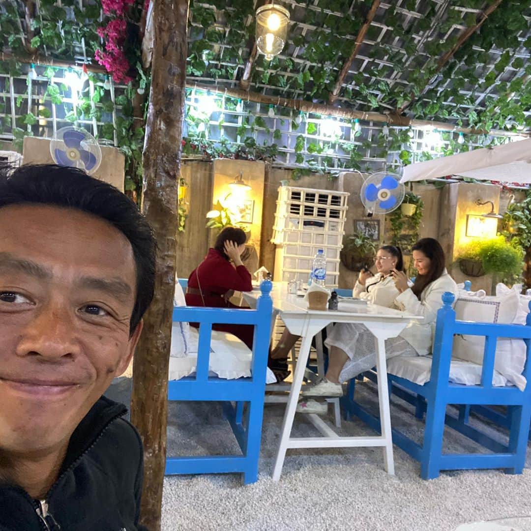 ぜんじろうのインスタグラム：「ドバイのレバノン料理」