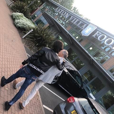 ホタのインスタグラム：「Feliz día Papá ! Orgulloso de poder seguir compartiendo muchos momentos contigo ❤️」