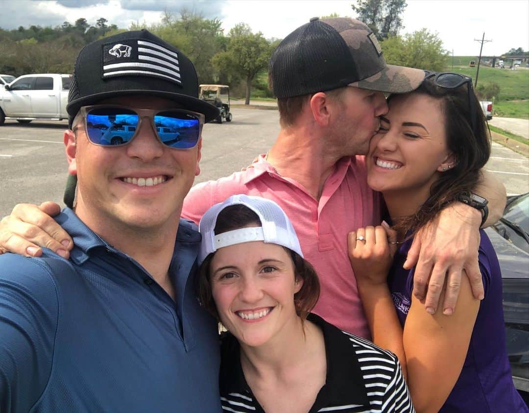 のインスタグラム：「In other news- two of my (and @richmondchampion ‘s) fave humans got engaged this week!!! To say I’m so happy for them is an understatement! Although.... I don’t know who is crazier- @sterling_crawley (for being himself) or @hannaroseheckman (for falling in love with him)!!! Love you both and can’t wait to see your happily ever after!」