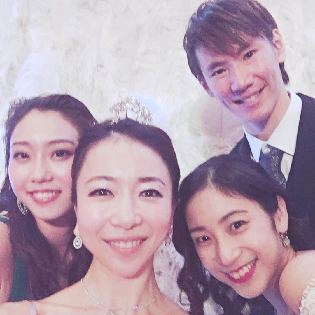 加治屋百合子さんのインスタグラム写真 - (加治屋百合子Instagram)「#tbt From Ballet Ball a month ago⭐️ Lots of glitters and sparkles to celebrate #houstonballet 50th season. I tried dress like Princess Aurora👸🏻 Yes, all my friends a very good looking💕  1ヶ月前のヒューストンバレエ50周年イベントより⭐️ 私のまわりは美男美女ばかり💕　(眠れる森の美女を踊る直前だったのでオーロラ姫をイメージしてみました👸🏻) #ballerina #dancers #party #glitter #sparkle #dress #beautiful #friends #可愛い後輩 #バレリーナ」3月20日 7時28分 - yuriko_kajiya