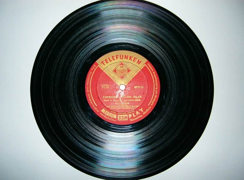 水木一郎さんのインスタグラム写真 - (水木一郎Instagram)「今日はLPレコードの日。1951年の今日。日本コロムビアから日本で初めてのLPレコードが発売されたんだってさ。 #LPレコードの日 #日本コロムビア  #水木一郎  #i̇chiromizuki」3月20日 8時53分 - ichiromizuki