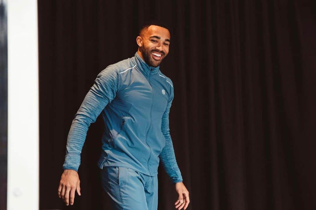 カラム・ウィルソンのインスタグラム：「Always try to smile through the difficult times 😁」