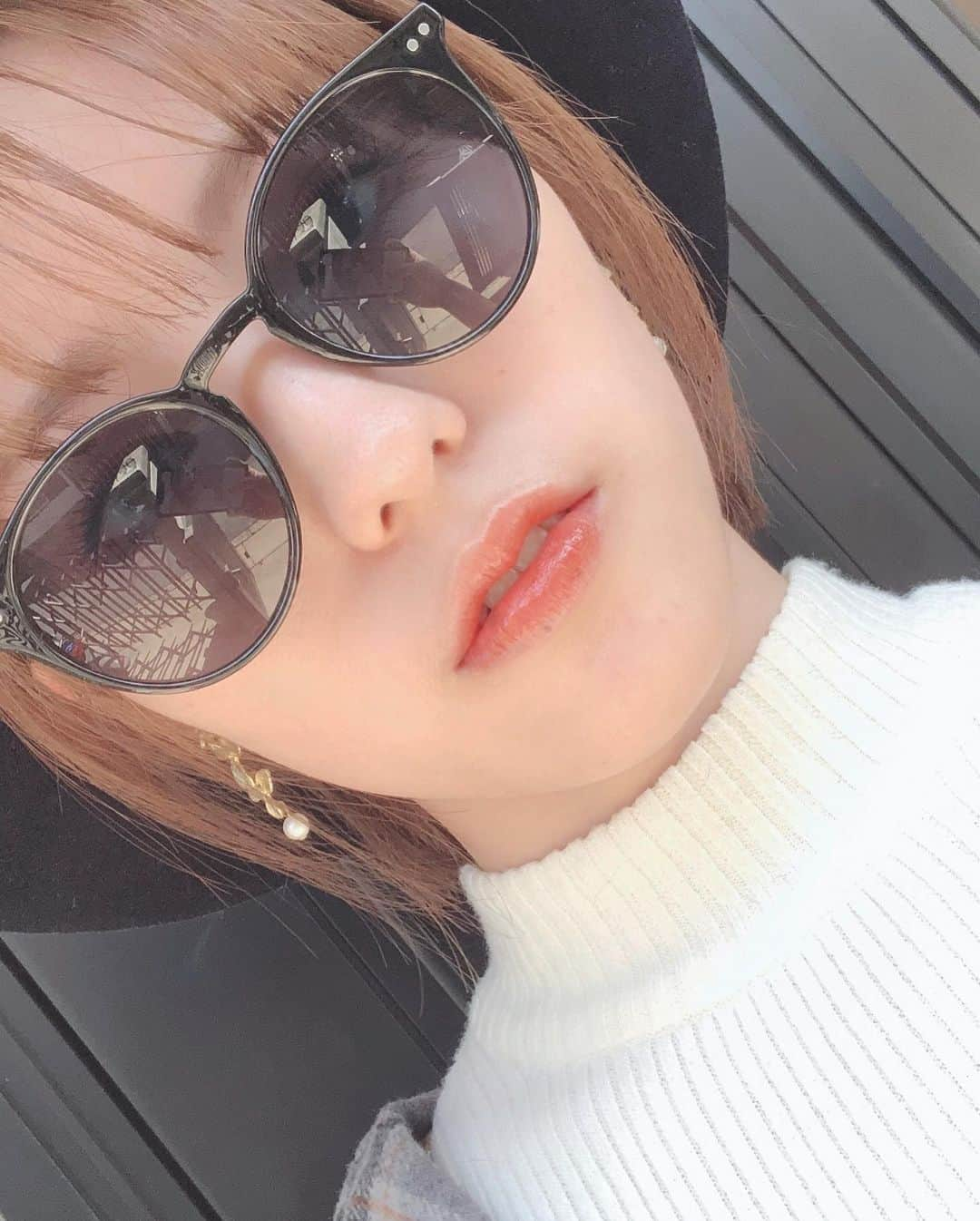 井尻晏菜さんのインスタグラム写真 - (井尻晏菜Instagram)「﻿ 暖かくなってきた！﻿ ﻿ ﻿ いっぱい使おうっと🕶💟﻿ ﻿ 集め出しちゃった🤣笑﻿ ﻿ ﻿ @soleil_jewelry1995﻿ ﻿ ﻿ ﻿ #sunglasses﻿ #サングラス﻿ ﻿ ﻿ クーポンコードは「soleil1101」だよ！」3月20日 19時16分 - ijirianna0120