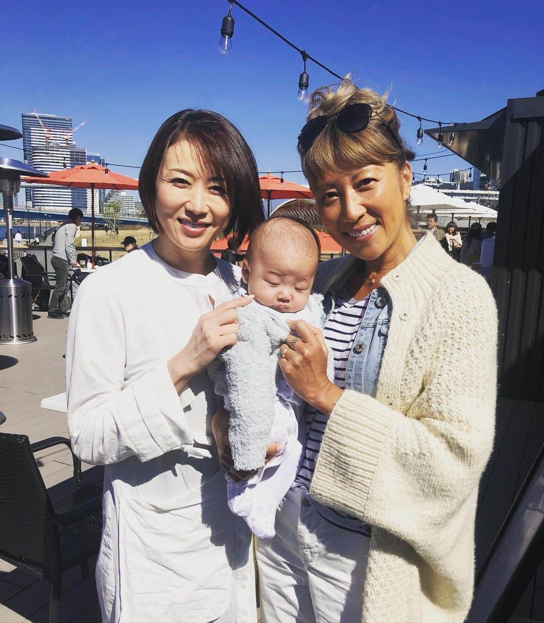 田中雅美さんのインスタグラム写真 - (田中雅美Instagram)「サイタブリアベイパーク@豊洲 息子、弘子ママの初抱っこ。 ・ ・ 弘子ママはパワースポットな人♡ お話をしてると元気になるのです(๑˃̵ᴗ˂̵) ・ ・ #サイタブリアベイパーク #弘子ママ #息子ご満悦 #パワースポットな人」3月20日 19時26分 - tanakamasami_official