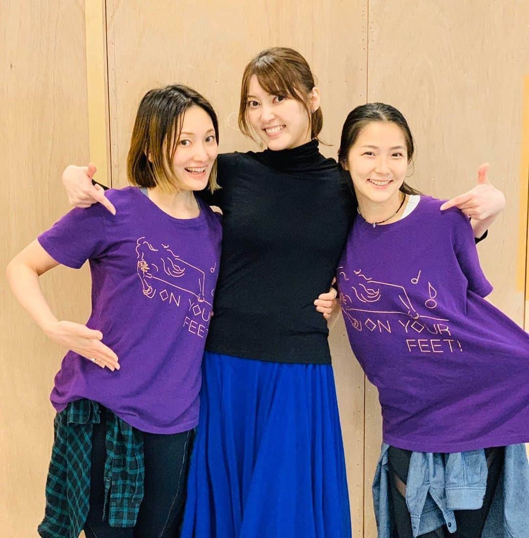 朝夏まなとさんのインスタグラム写真 朝夏まなとinstagram ゆかちゃんとももちゃんが 偶然懐かしいtシャツ着てて 記念に Onyourfeet 以来の共演 めっちゃ嬉しい 今回もステキな2人です 小林由佳 ちゃん 中村百花 ちゃん 初日 に向けて 絶賛