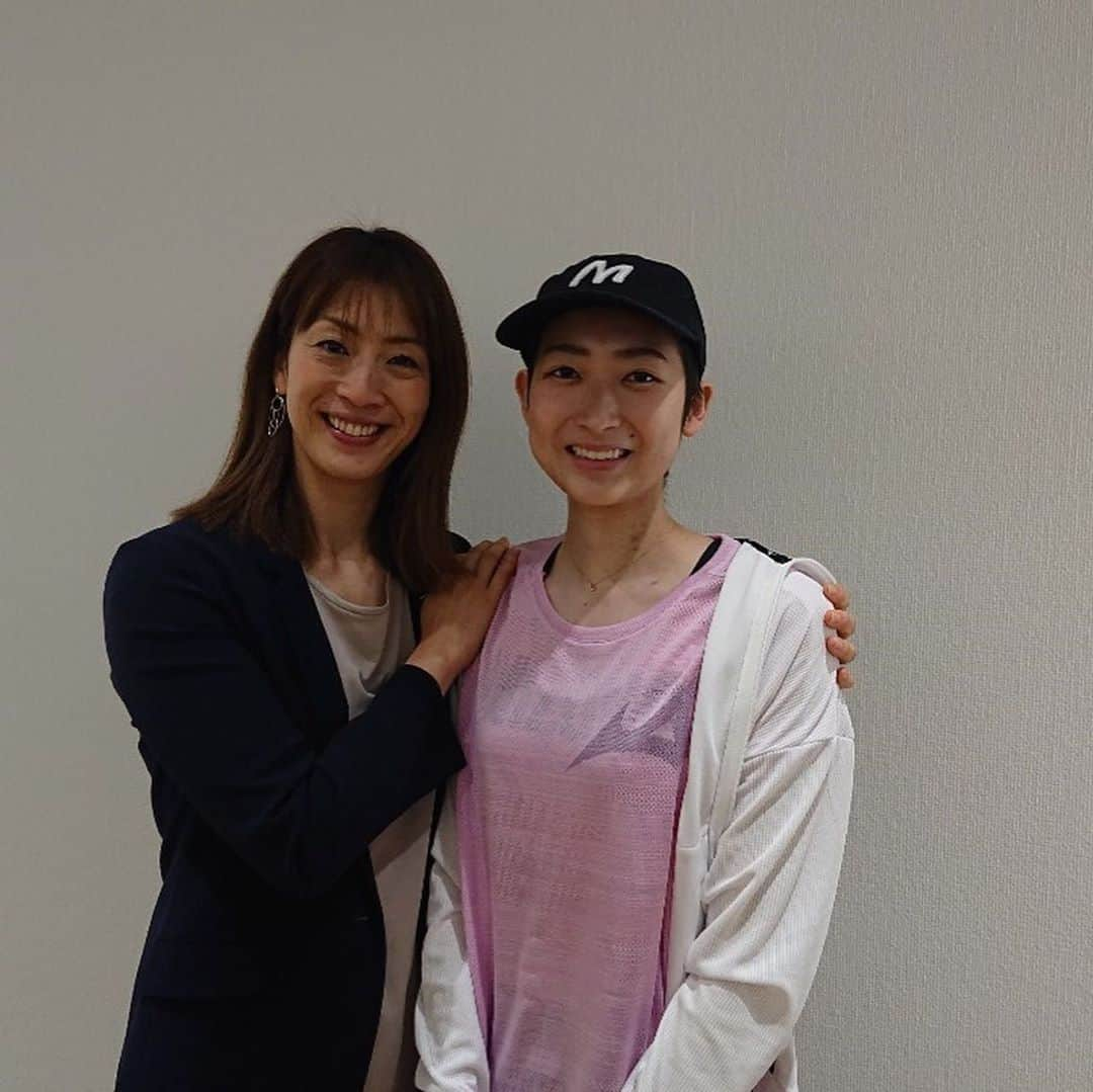 寺川綾さんのインスタグラム写真 - (寺川綾Instagram)「MIZUNO TOKYO オープン日に、池江璃花子選手が来店してくれました😊✨ 一緒にウェアを選んだり、2階のカフェでお茶したり☕️ 束の間のひと時でしたが、とても濃い時間でした❤️ そして、サプライズでご登場の谷川真理さん😄 本当にサプライズで驚きでした‼️🤣 ご来店ありがとうございました☺️ #MIZUNO #MIZUNO TOKYO #池江璃花子選手 #谷川真理さん #楽しいひと時 #ありがとうございました🙏」3月20日 19時36分 - terakawaaya_official