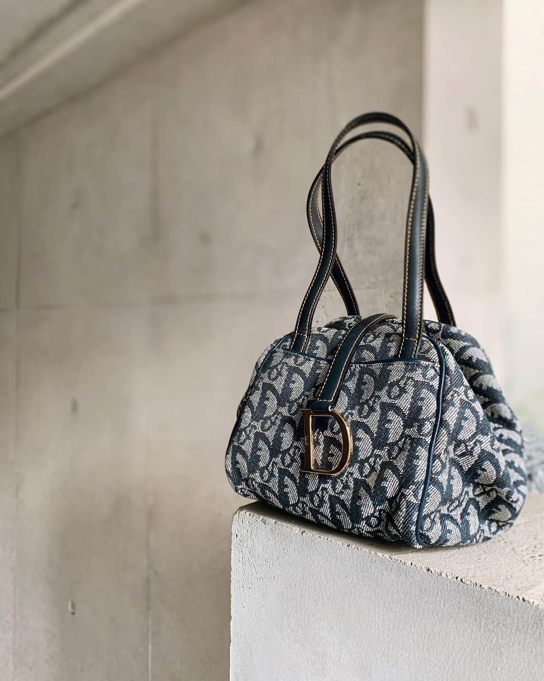 Ｈedyさんのインスタグラム写真 - (ＨedyInstagram)「【WEB掲載予定】 Dior  trotter canvas leather hand bag. . @hedy_daikanyama  @hedy_worldwide  #vintage #vintageshop #hedy #エディ #hedy_japan #hedy_daikanyama #bag #fashion #accessory #dior」3月20日 19時37分 - hedy_vintage
