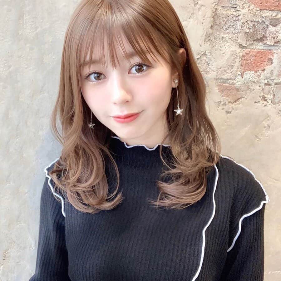 ホットペッパービューティー ヘア 公式 さんのインスタグラム写真 ホットペッパービューティー ヘア 公式 Instagram 前髪ぱっつんで 後れ毛 小顔ヘア 春に印象チェンジしてもいいかも Photo By Tenhouo
