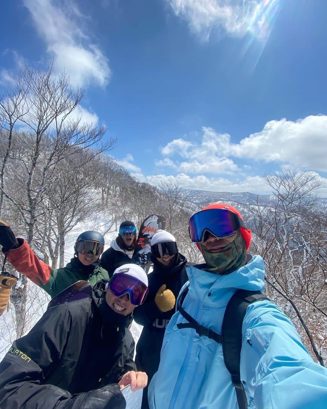大江光さんのインスタグラム写真 - (大江光Instagram)「☃️ 楽しくて楽しすぎて、 やっぱりスノーボード好きだなあと実感した2日間でしたっ❄️ まだまだかっこよくなりたい上手くなりたいーーー！！！ . . . #野沢温泉スキー場 #nozawaonsen  #burton #RideOnJake #springpowder」3月20日 11時10分 - hikaru3.83