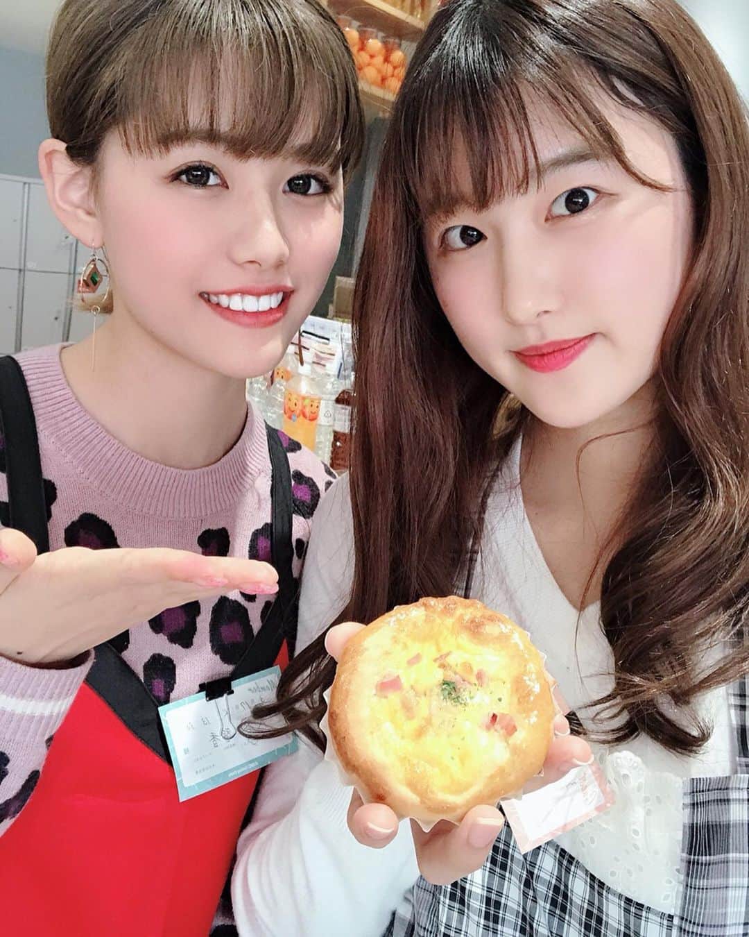 Tomokaさんのインスタグラム写真 - (TomokaInstagram)「. また料理教室行ってきた！ 生地からこねてパン作ったの初めて！！ 商品名は、オニオンとベーコンのキッシュブレッドです💕 . . #料理教室　#パン作り」3月20日 11時26分 - tomo.tomo0206