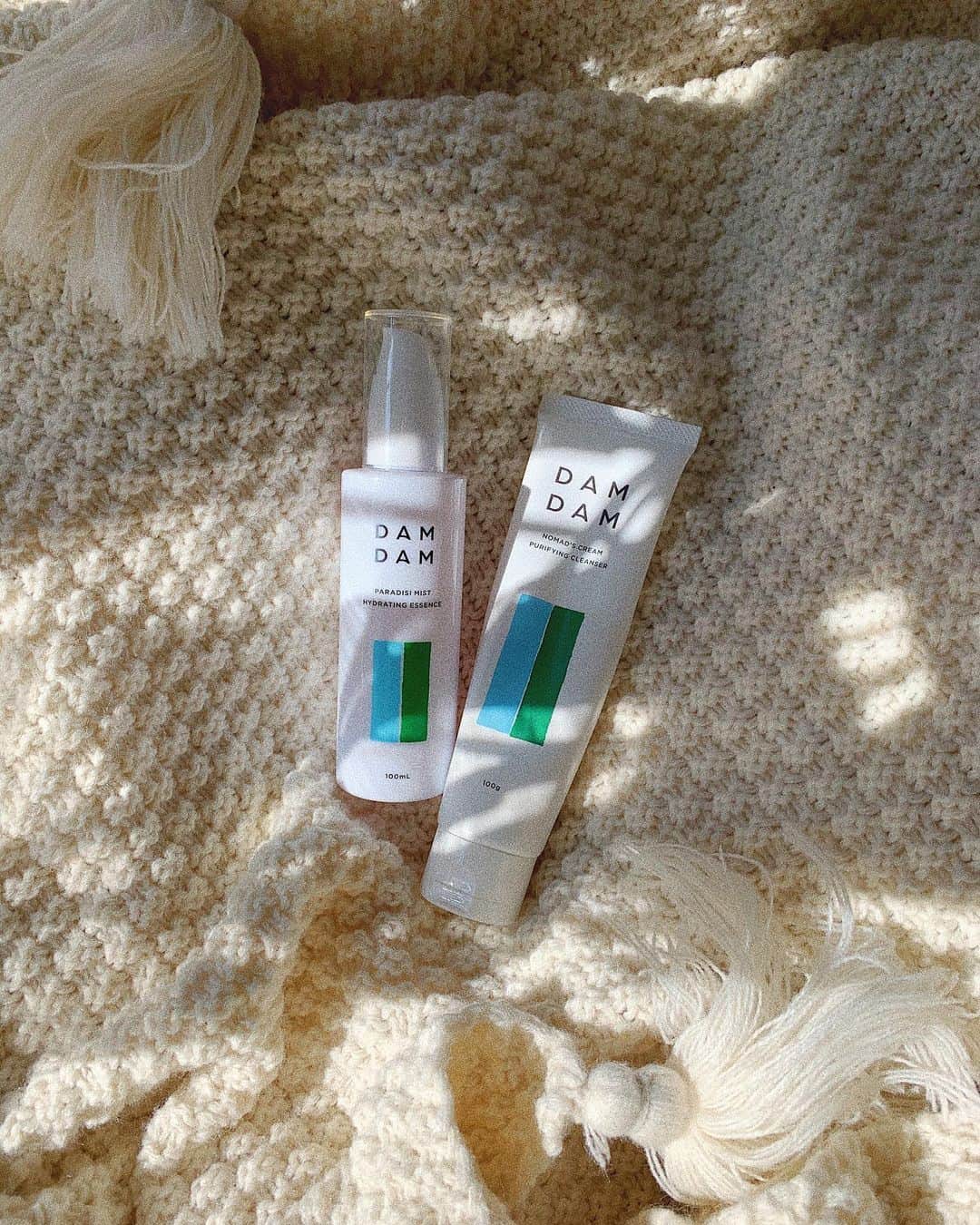 中谷愛のインスタグラム：「100%植物性のnatural skin care﻿ #damdam の洗顔と化粧水。﻿ ﻿ 使い始めて、もう1ヶ月半くらいたつんだけど.. とにかくもうとっても良い🍃﻿ ﻿ スクラブ入りの洗顔とミストタイプの化粧水がわたしの肌に合ってるのかいまの肌をキープできてる..😳﻿ スキンケアは人によって合う合わないあると思うのですが、もしも気になっている方は参考程度に...﻿ わたしの肌は、﻿ ・Tゾーンがべたつき易い混合肌﻿ ・皮膚が薄い﻿ ・おでこや頬あたりにたまに肌荒れ﻿ かな🤔.. ﻿ ﻿ これからもずっとリピートするitemたち🌿」