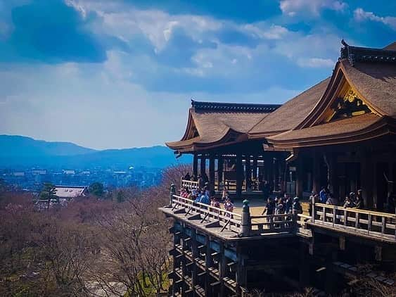 まなのインスタグラム：「人生で初めて清水寺行きました！  いっぱい観光できて楽しかった😊 #京都 #京都観光 #京都巡り #清水寺 #二年坂 #三年坂 #おみやげ #portrait#portraitphotography #portraitmodel #写真好きな人と繋がりたい #写真撮ってる人と繫がりたい」