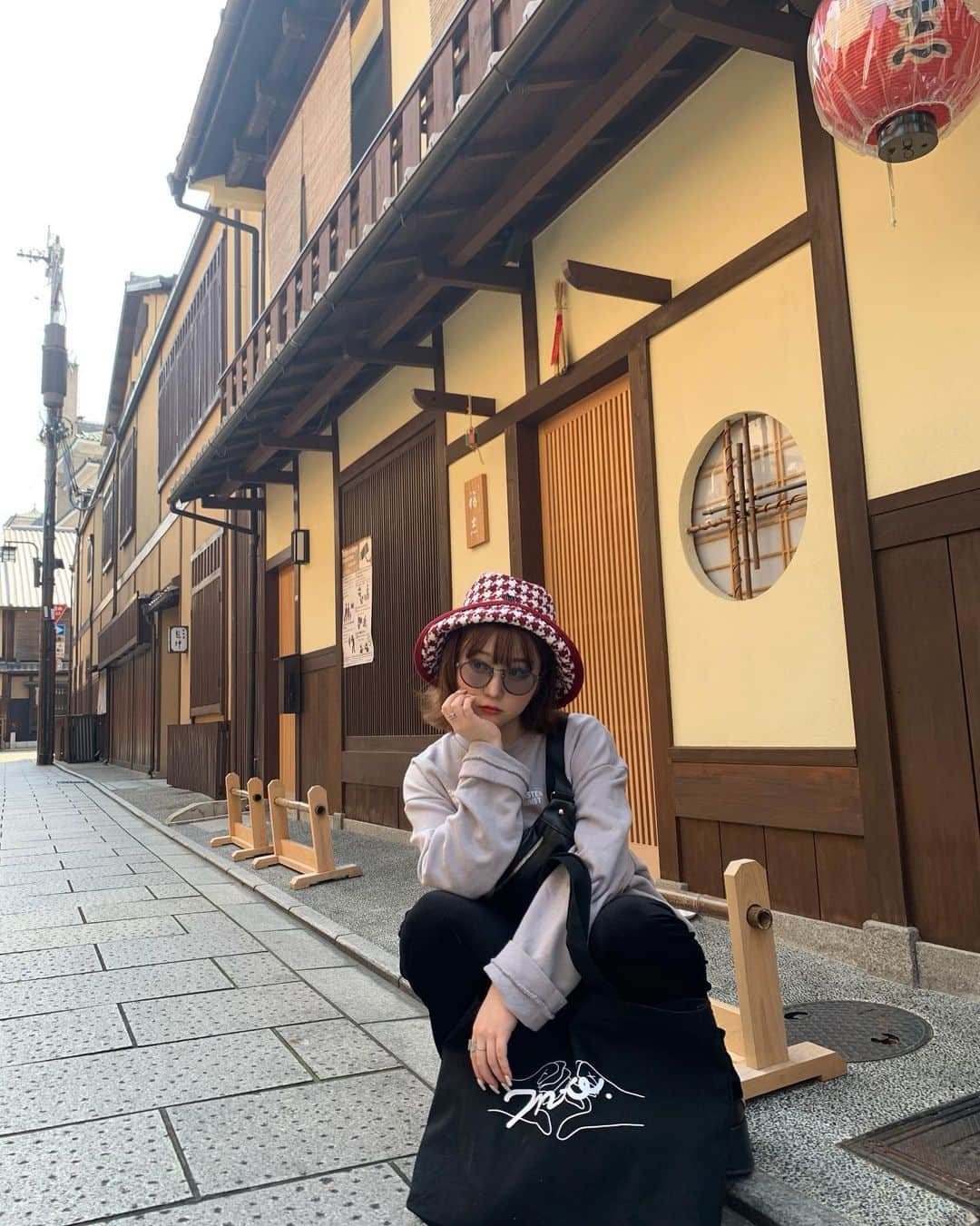 おもてちゃんのインスタグラム：「. 昨日突然iPhoneが死んで機種変せざるを得なくなり、京都で撮ったたくさんの写真が、、と落ち込んでたけどバックアップ取ってたぽくて全部生き返りました有能💯」