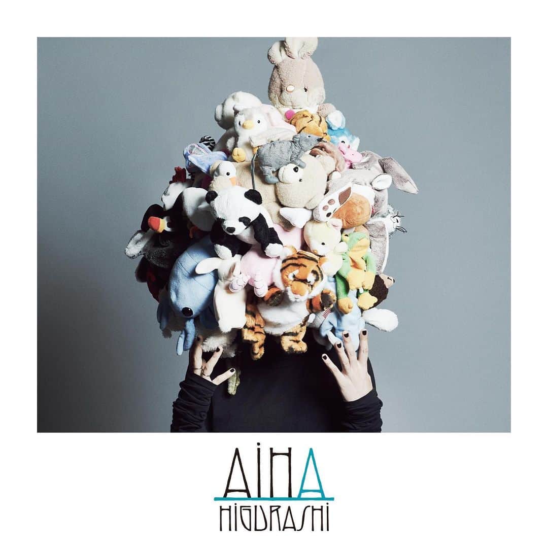 のインスタグラム：「日暮愛葉、2年半ぶりとなるアルバム『A』の発売日が4月15日（水）に決定しました。 アルバムに収録されているGotchとのデュエット曲、「Shining all over feat. Gotch」の配信がスタート！ 配信リンク先：https://lnk.to/FTgNRHHg  Music Videoも本日から公開！ 制作は前回の「Je t’aime」も担当し、ヒプノシスマイクやART-SCHOOL、髭など多岐に手掛ける”ピンクじゃなくても”が担当。Animationにイラストレーターのescocseを迎えたアニメーションのビデオになっている。 「Shining all over feat. Gotch」YouTube　：https://youtu.be/dFyX6qYqVk8 『A』は、日暮愛葉本人と、変拍子を駆使したテクニカルな演奏で唯一無二のサウンドを生み出し続けているロックバンドskillkillsのコンポーザー兼ベーシストのGuruConnect、ASIAN KUNG-FU GENERATIONの後藤正文の共同プロデュース・アルバム。レコーディングにはskillkillsのビートさとし、THE NOVEMBERSのケンゴマツモト、siraphの蓮尾理之、TRI4THの織田祐亮らが参加し、エンジニアには岩谷啓士郎を、 マスタリング・エンジニアはDirty ProjectorsやKendrick Lamarなども手掛けるChris Athensを迎えて制作した。 デビュー当時よりキム・ゴードン、PJ.ハーヴェイなど、海外の女性ミュージシャンにも例えられてきた日暮愛葉。 時々のインスピレーションを、その自由な感性で音楽に昇華させてきた彼女の2年半ぶり、異色のタッグから生み出されたニュー・アルバム『A』にぜひご注目ください！ ■アルバム情報  アーティスト：日暮愛葉　 アルバム・タイトル『A』 発売日：2020年4月15日（水）　CD&配信 配信：iTunes / Spotify /Amazon /OTOTOY他 レーベル：only in dreams ＊CDにのみボーナストラック収録 全11曲／配信 全10曲 <収録曲> 1.	Seven seas  2.	Turn me on 3.	Shining all over feat. Gotch 4.	Child 5.	Song A 6.	Sympathy 7.	Wonk 8.	Je t’aime 9.	HEAT 10.	Tell me Call me <Bonus Track>　CDにのみ収録  Shining all over (High school classic ver.)」