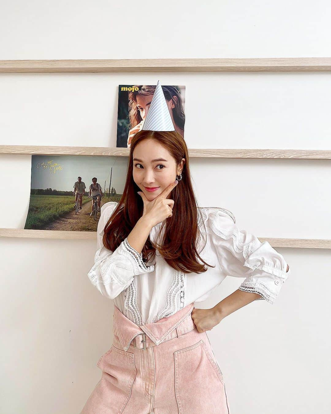 ジェシカ さんのインスタグラム写真 - (ジェシカ Instagram)「Pretending it’s my birthday🥳」3月20日 12時23分 - jessica.syj