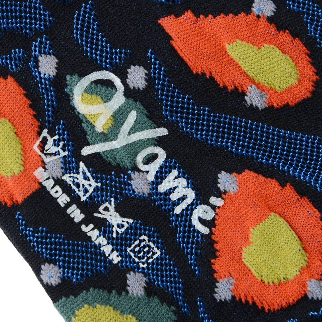 アヤメさんのインスタグラム写真 - (アヤメInstagram)「Peacock socks restocked🦚✨🧦 #onlinestore #worldwideshipping📦✈️ こちらもようやく再入荷🙌🏼 #ayamesocks #sockdesign #colorfuldesign #fashion #ayamecolorpalette #textiledesign #legfashion #くつした」3月20日 12時32分 - ayame_socks
