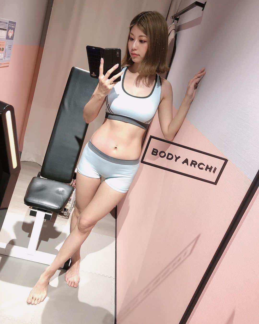 天野麻菜さんのインスタグラム写真 - (天野麻菜Instagram)「@bodyarchi_shinjuku_ さんに行ってきました💆‍♀️ #セルフエステ って初めてだったけど慣れたら簡単で楽しかったです🙆‍♀️🙆‍♀️ 今回はお腹をやりましたが、やったその場で効果が分かるのでいいですね。時間も短いし、鏡を見ながら自分と向き合えるので集中できていいです🙋‍♀️🍎 #BODYARCHI #ボディアーキ #定額制セルフエステ #セルフエステスタジオ #bodyarchi #くびれ #ウエスト #シリカ水」3月20日 12時59分 - akaringo_mana