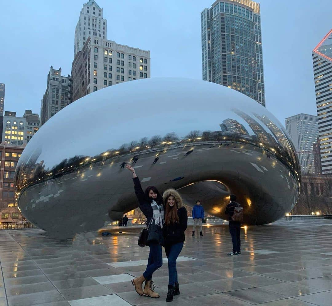 ゴーダ・ブトクテさんのインスタグラム写真 - (ゴーダ・ブトクテInstagram)「I miss you so so much  @judahleone  Also every time i see this photo only thing i can remember is the time I almost die in Chicago 🤦‍♀️ #bestfriends #chicago #rainyday #states #imissyou #whataday #myqueen #friendshipgoals #doityourself #missyou #loveyou」3月20日 13時02分 - godabutkute