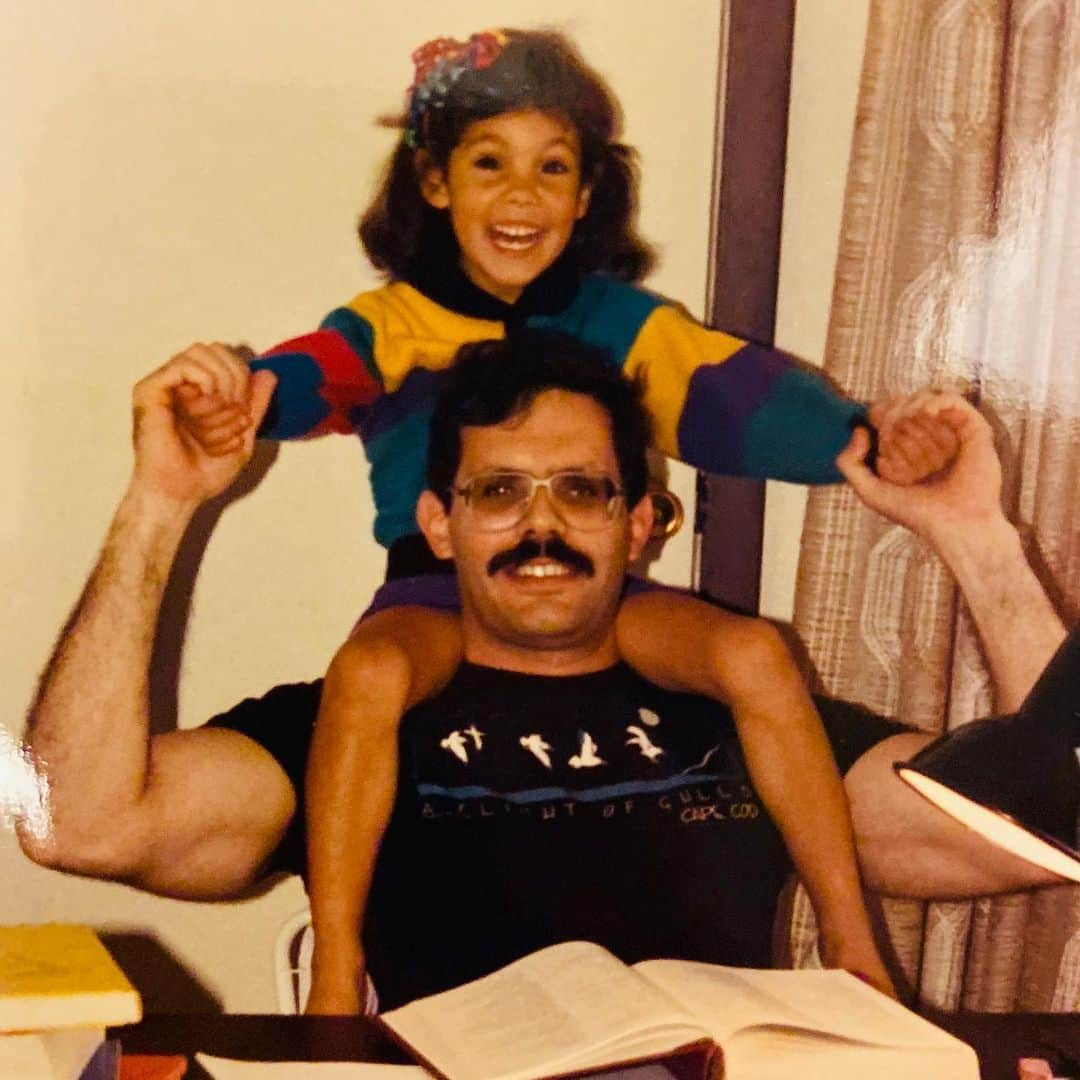 ダニエラ・ルーアさんのインスタグラム写真 - (ダニエラ・ルーアInstagram)「My pops, me and a moustache circa 1989 Happy Father’s Day (in Portugal) to the first man I ever loved ♥️ . O meu paizão, eu e um bigode cerca de 1989 Feliz Dia do Pai ao primeiro homem que alguma vez amei ♥️ . #diadopai #paizão #dad #nós #family #love #grateful #resilient #missinghome #pops #parents #foreverstudying」3月20日 13時12分 - danielaruah