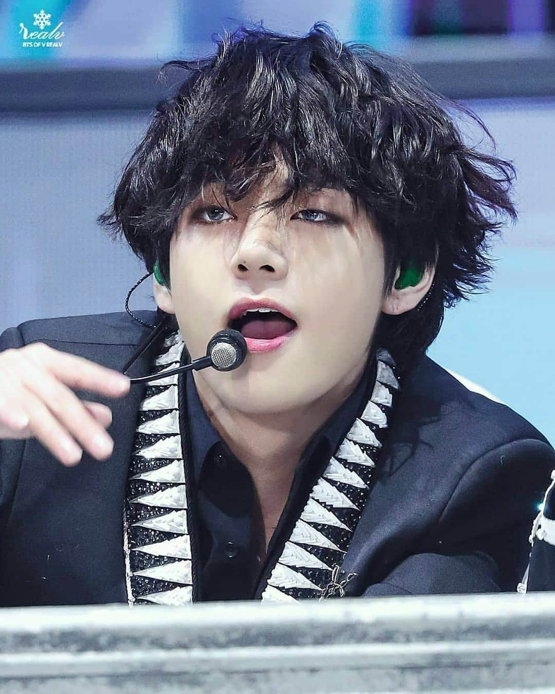 ユ・スンホさんのインスタグラム写真 - (ユ・スンホInstagram)「HOT CONTENT 🔥💜 ⠀⠀ ⠀⠀ - [ #bts #btscomeback #btsblackswan #blackswanbts #btskimtaehyung #btstae #btstaehyung #taehyungbts #taebts #kimtaehyungbts #kimtaehyung #taehyungkim #taehyung #btsv #vbts #v #bts_taehyung #btsmapofthesoul #btsmapofthesoul7 #taehyungpics #taehyunghot #hottaehyung #sexytaehyung #taehyungsexy #mapofthesoul7 #btson #onbts #v_bts #bts_v #taehyung_bts ]」3月20日 14時21分 - fluffy.ksn