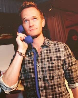 ニール・パトリック・ハリスのインスタグラム：「💙💙 #neilpatrickharris #nph #tagsforlikes #actor #lovehim #handsome #throwback #throwbackthursday #tbt #awesome #legendary @nph 🤩🤩」