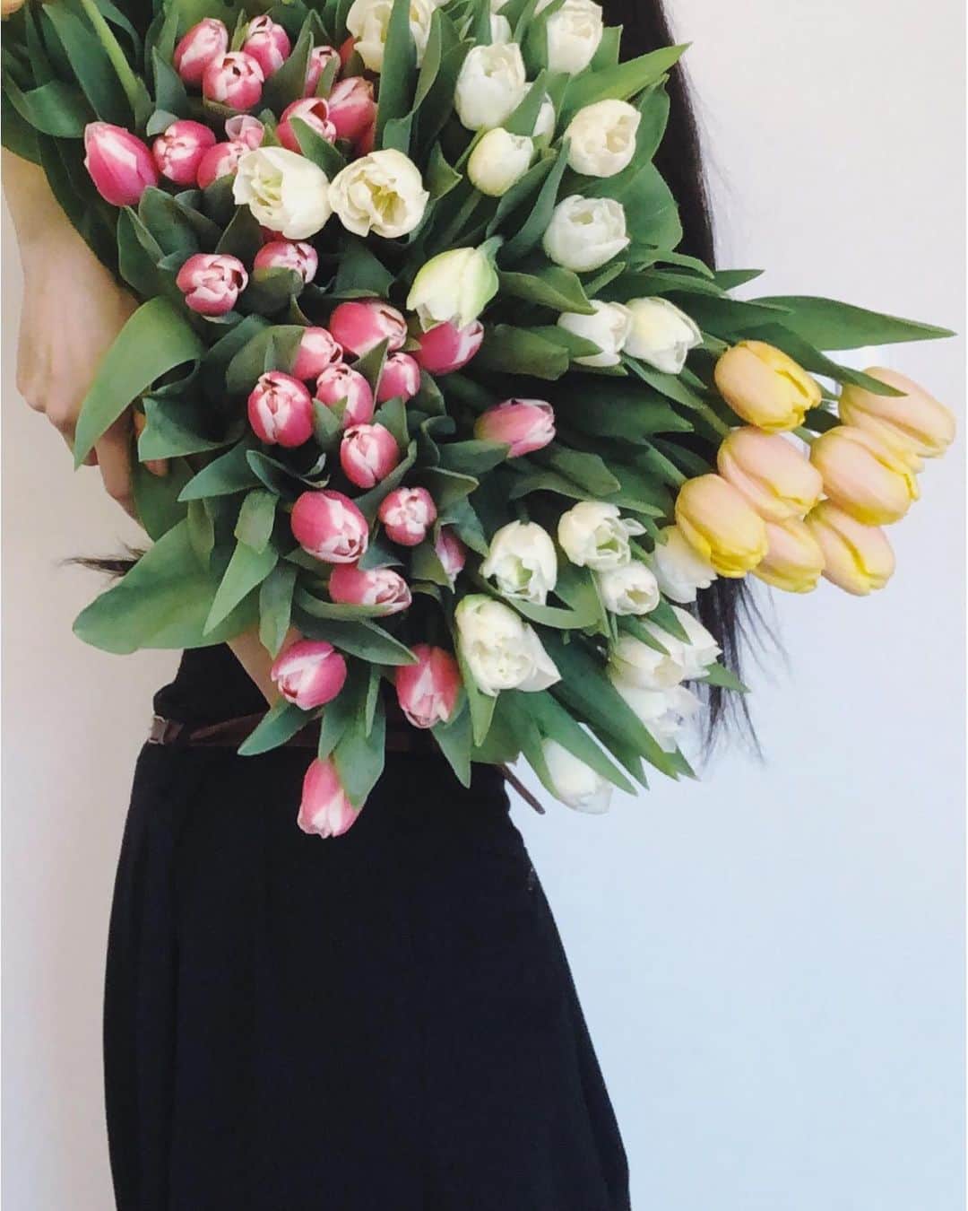 紗羅マリーさんのインスタグラム写真 - (紗羅マリーInstagram)「🌷🌷🌷🌷🌷🌷🌷🌷🌷🌷🌷🌷🌷🌷🌷🌷🌷🌷🌷🌷🌷🌷🌷🌷💗🌷🌷🌷🌷🌷🌷🌷🌷🌷🌷春ですね🌷🌷🌷🌷🌷🌷🌷🌷🌷🌷🌷🌷🌷🌷🌷🌷🌷🌷🌷大好きなチューリップ🌷🌷🌷🌷🌷🌷🌷🌷🌷🌷🌷🌷🌷🌷🌷🌷🌷🌷🌷🌷🌷🌷🌷柔らかくて🌷🌷🌷🌷🌷🌷🌷🌷🌷🌷🌷ひんやりしてて🌷🌷🌷🌷🌷🌷🌷🌷🌷🌷🌷🌷🌷🌷🌷🌷🌷🌷🌷🌷🌷あたたかい🌷🌷🌷🌷🌷🌷🌷🌷うれしい🌷🌷🌷🌷🌷🌷🌷🌷🌷 #チューリップ　#tulips」3月20日 15時52分 - saramary12