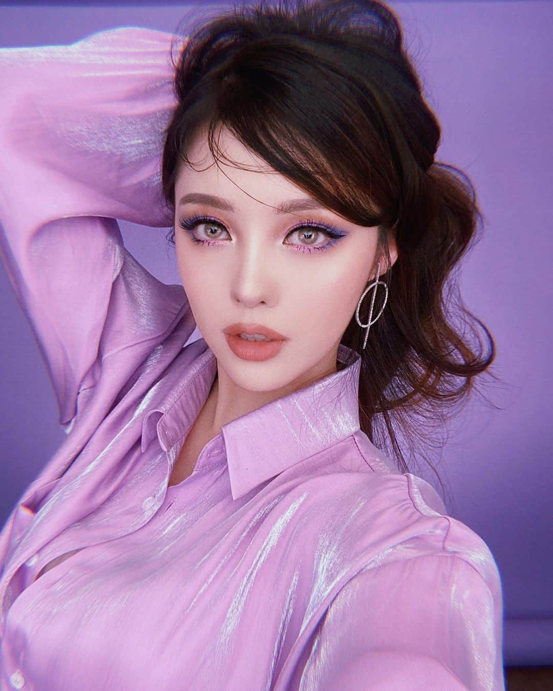 ポニーのインスタグラム：「오늘 빨리 퇴근해서 그림도 그리고 목욕도 해야지💜 여러분들은 지금 뭐해요?」