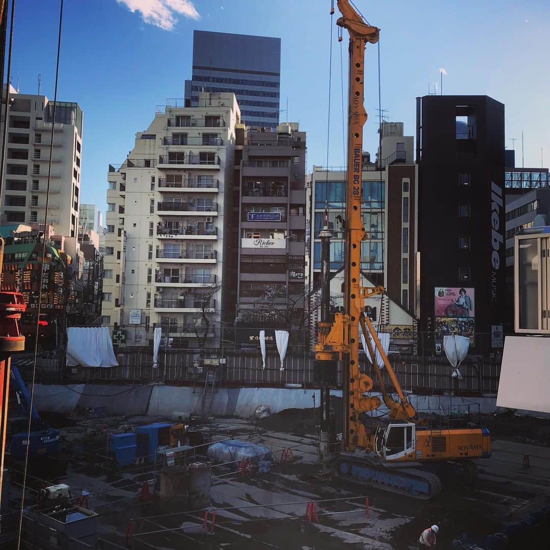 佐野史郎のインスタグラム：「渋谷駅西口 松本隆さんが通っていた喫茶店 マックスロードはとっくになくなっていたけど 跡形もなく街は変わってく…」
