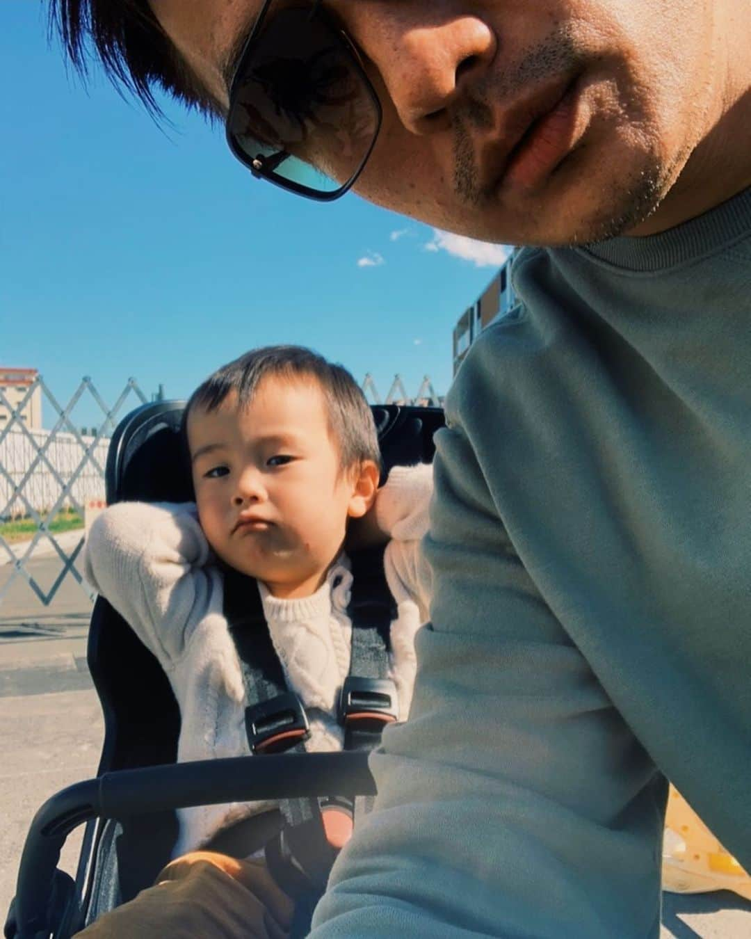 押尾学さんのインスタグラム写真 - (押尾学Instagram)「💙👨‍👦💙 良い天気でした😎 the weather was perfect☀️ #fatherandson #dadduties  #likefatherlikeson #daddysboy #instagood」3月20日 16時28分 - manabuoshio_official