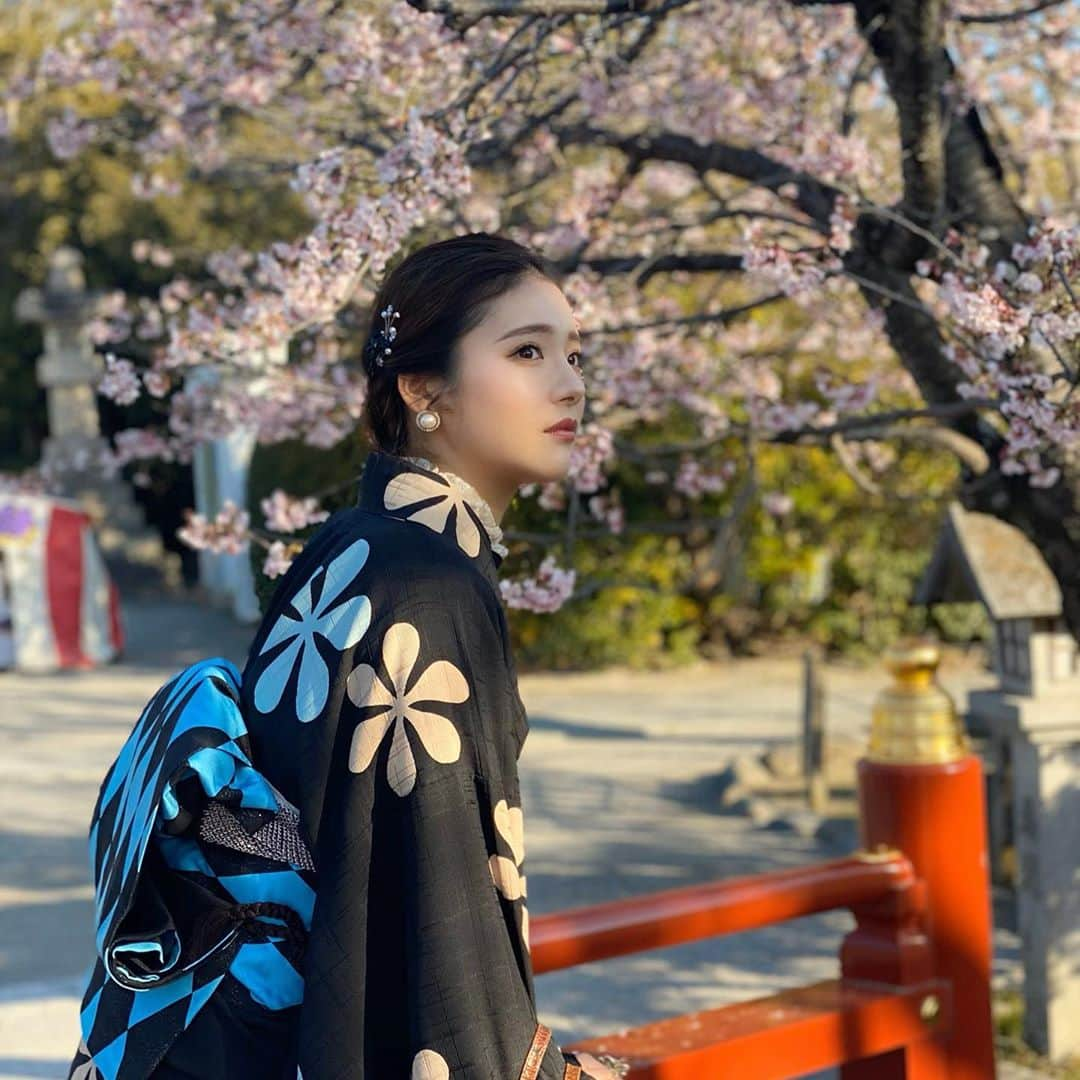 ますぶちさちよさんのインスタグラム写真 - (ますぶちさちよInstagram)「My 着物👘　中にブラウス着てそれに合わせてブーツを履きてみた👢 彼女も褒めてくれたのでハナタカでした👃まぁいつも褒めてくれるんだけど🥴(マウント)  #着物　#鎌倉デート　#鎌倉　#鎌倉散策　#着物デート　#着物ヘアアレンジ  #きもの　#着物コーディネート #大食い女子」3月20日 17時05分 - sachiyomasubuchi___