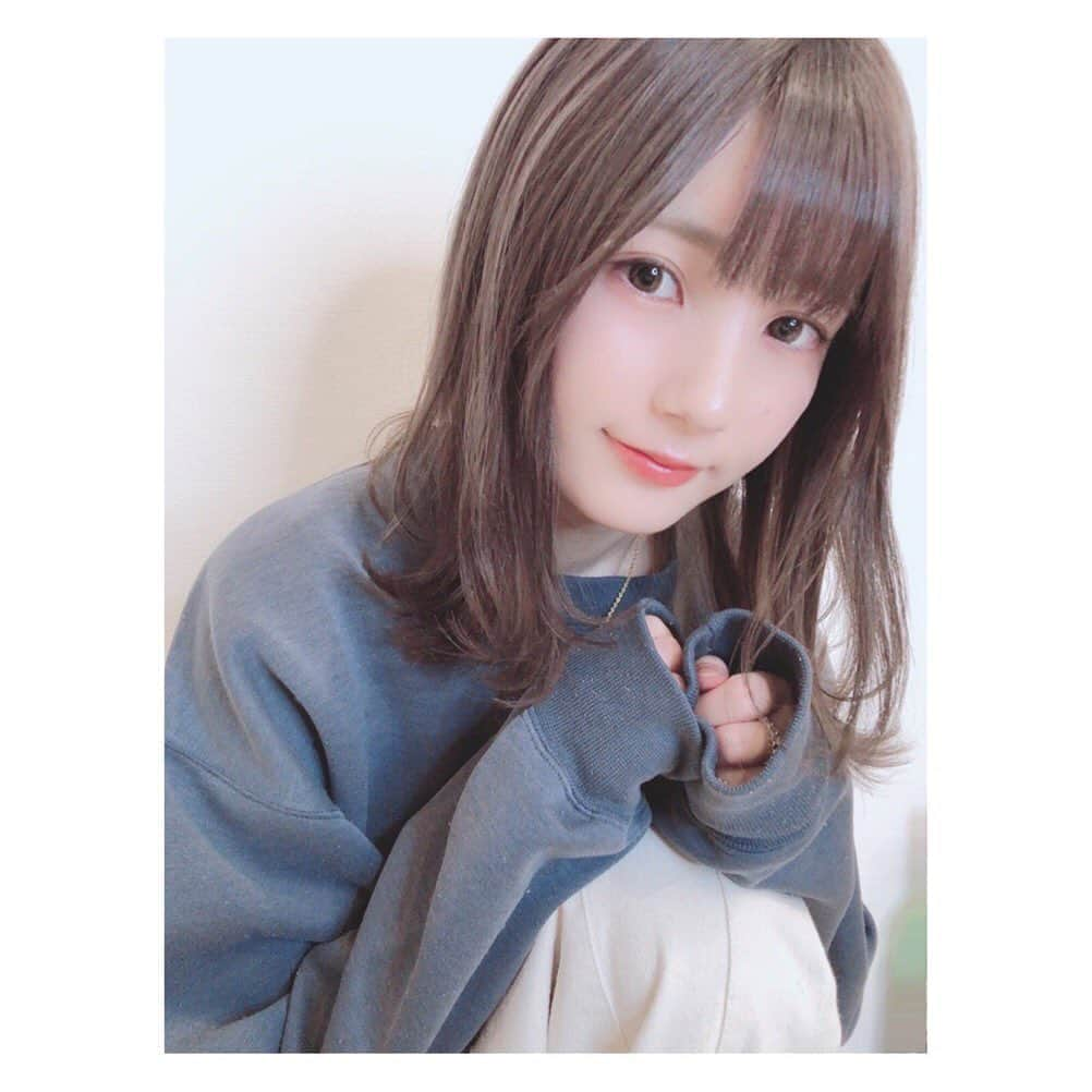 かすさんのインスタグラム写真 - (かすInstagram)「. 暗髪安定してきた！ . そして明日YouTube出るよ！ . #レウィンアイル」3月20日 17時43分 - kasuu_kasu