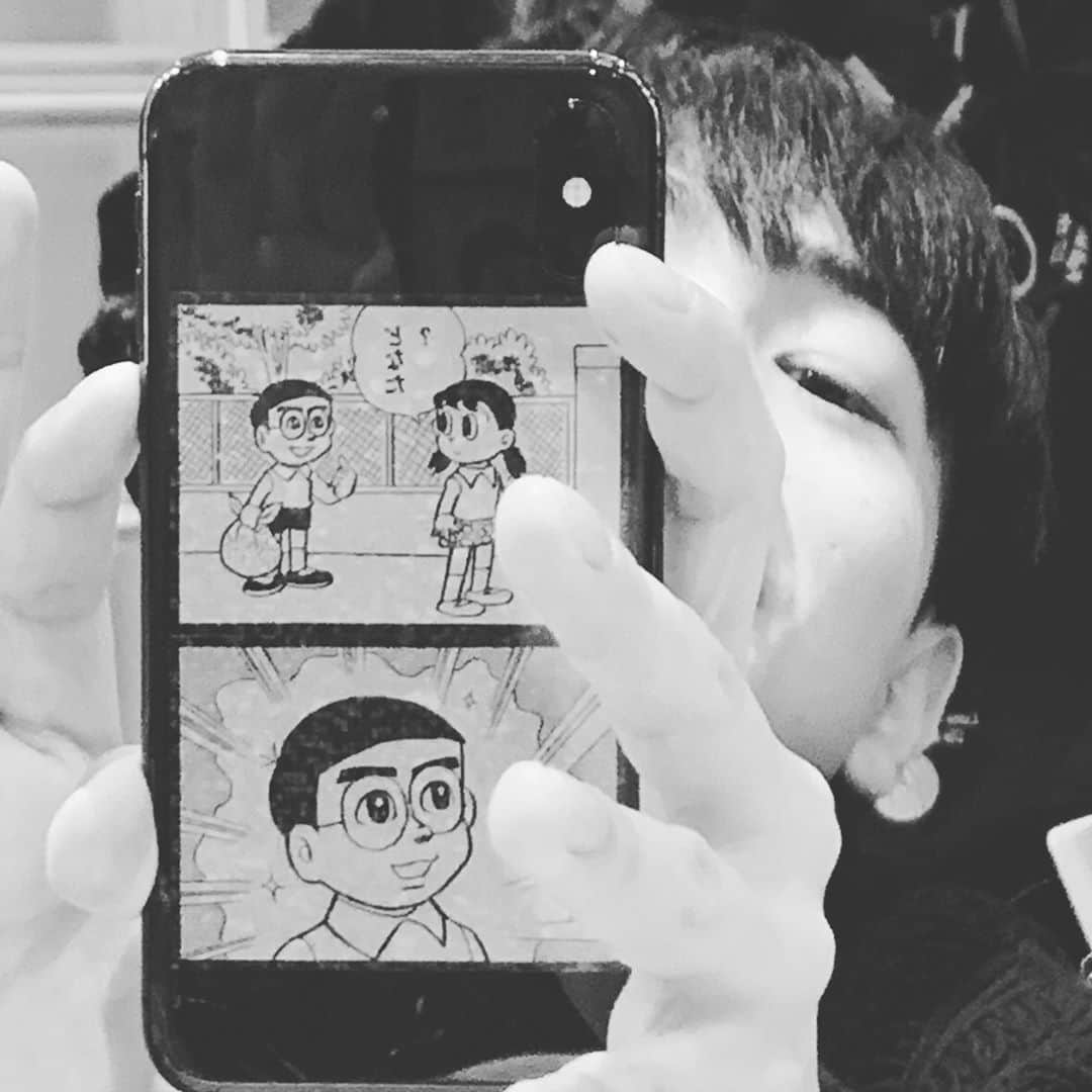 成田凌さんのインスタグラム写真 - (成田凌Instagram)「なんてことないシールで当てたレアなやつ。あと指きもい」3月20日 18時03分 - _ryonarita_