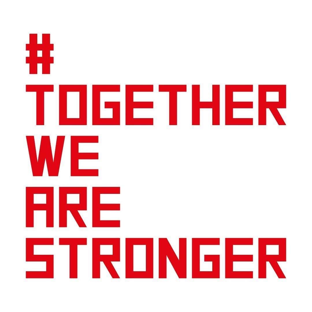 トニ・エリアスさんのインスタグラム写真 - (トニ・エリアスInstagram)「#Repost @goldengoose ・・・ #TogetherWeAreStronger t-shirt now available online. All the proceeds from this sale will go to support medical institutions which are at the forefront of this emergency. Wear it and help us spread this message of closeness, love, and hope through the hashtag #TogetherWeAreStronger. #GoldenGoose #MadeInItaly #HandMade」3月21日 4時13分 - tonielias24