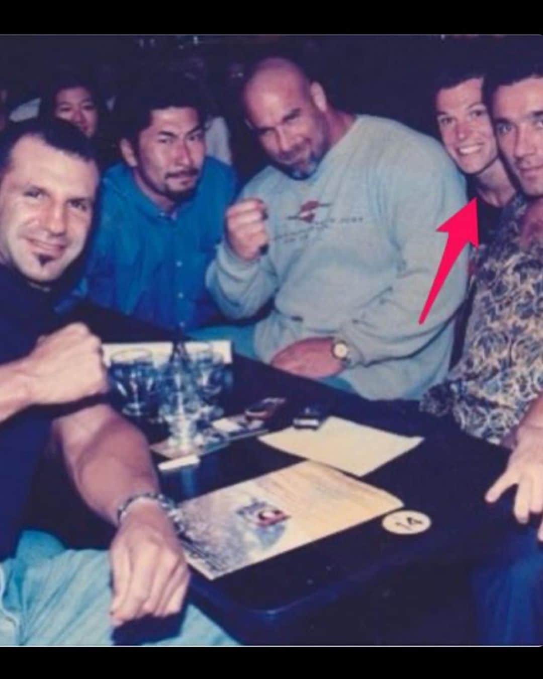 ビル・ゴールドバーグのインスタグラム：「Classic #fbf photo!!!!! It was an honor and a privilege to hang with this group 👊 @samgreco_k1 had hair 😂 and @johnwayneparr looked like he was 12 😭 #legend #beasts #muaythai #mma #k1 #downunder @goldbergsgarage @wweonfox @wwe」