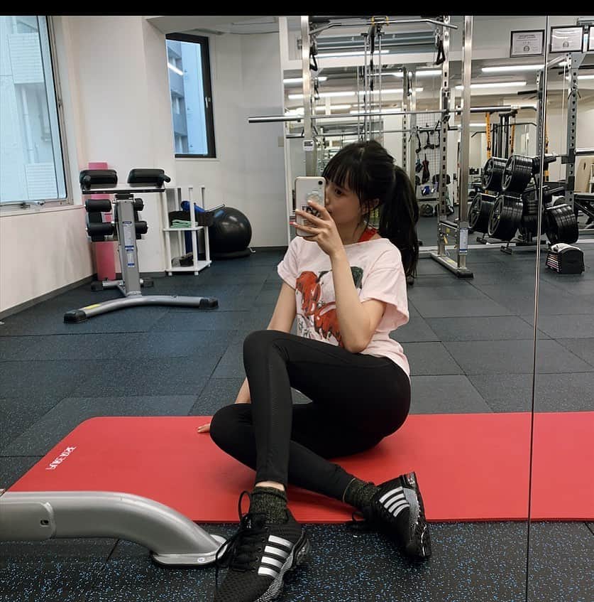 のインスタグラム：「この前 asupiさんでトレーニングしました！👼 ジムでトレーニングしたの久々でめちゃめちゃ筋肉痛の予感、、。 . . . #asupi #藤川らるむ #asupiトレーニング #らるむぅの脚スタグラム #筋トレ女子 #脚トレ #筋トレ食 #筋トレ部」