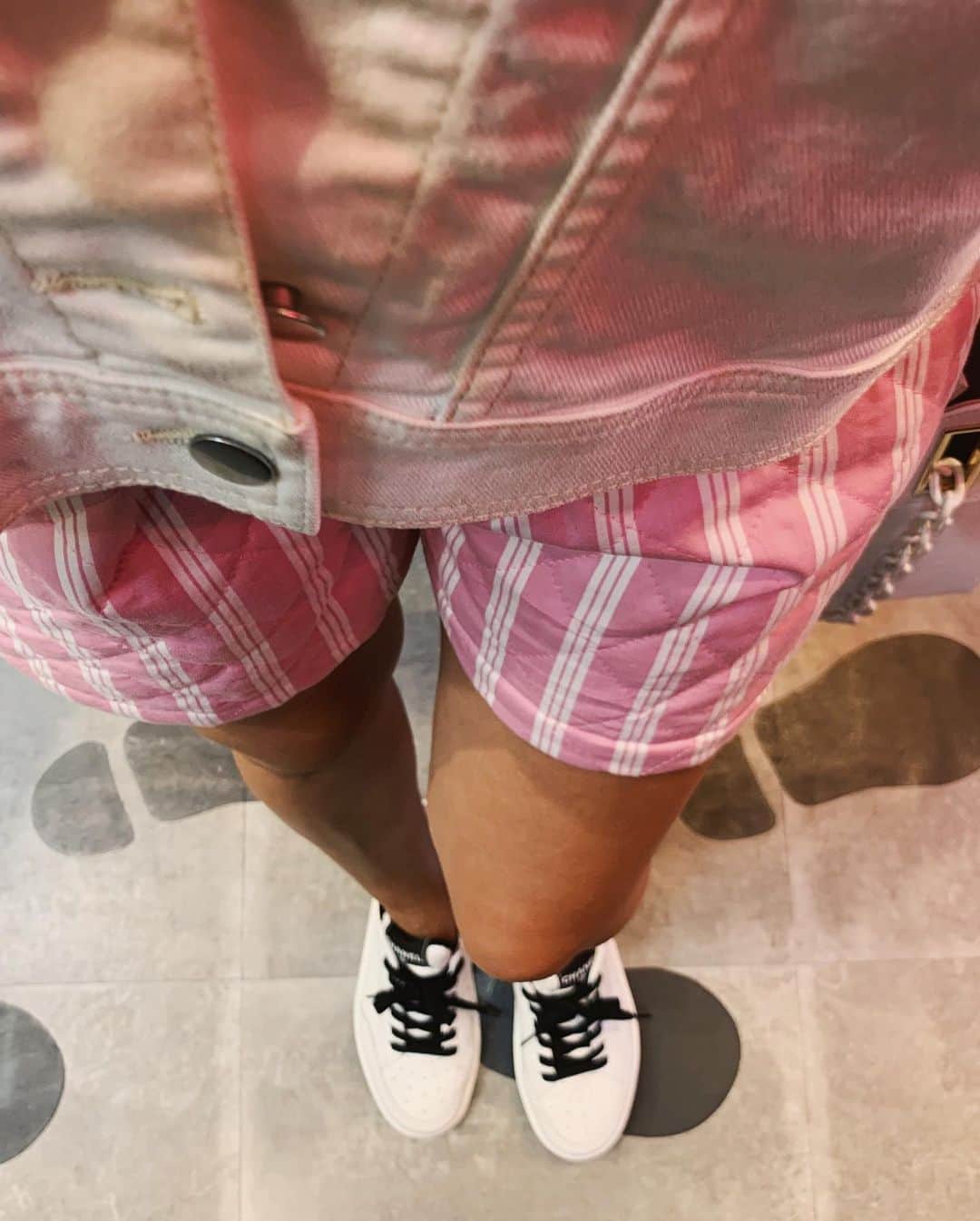 村上沙織さんのインスタグラム写真 - (村上沙織Instagram)「新作２点の予約販売開始致しました♡  stripe quilting short pants,kinoko op. どちらもこれからたくさん着てもらえる素材でおつくりしています♡  #rosymonster」3月20日 22時08分 - rosysaorimonster